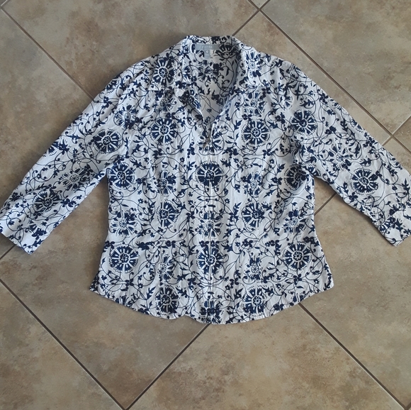 Fitted Tops - Cotton Casual Top. Size: L